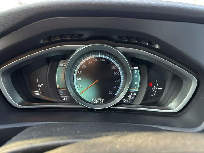 Volvo V40 1.6 benzyna YOU 120KM BIXENON pdc BEZWYPADEK 2015