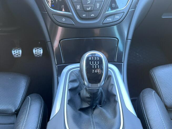 Opel Insignia 2.OLIFT Xenon Navi GPS Skóry 6biegów CLimatronic Alu BEzwypadkowy