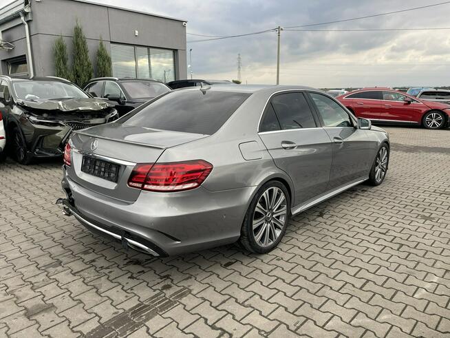 Mercedes E 250 AMG Line 4Matic Skóra Automat Kamera Podgrzewanie HAK