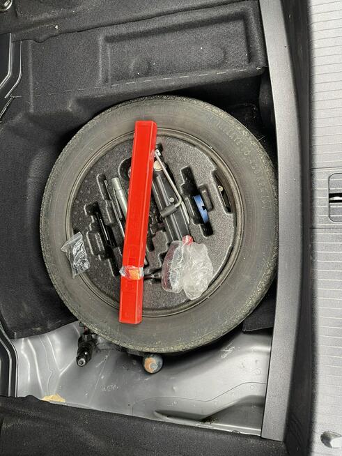 Mercedes E 250 AMG Line 4Matic Skóra Automat Kamera Podgrzewanie HAK