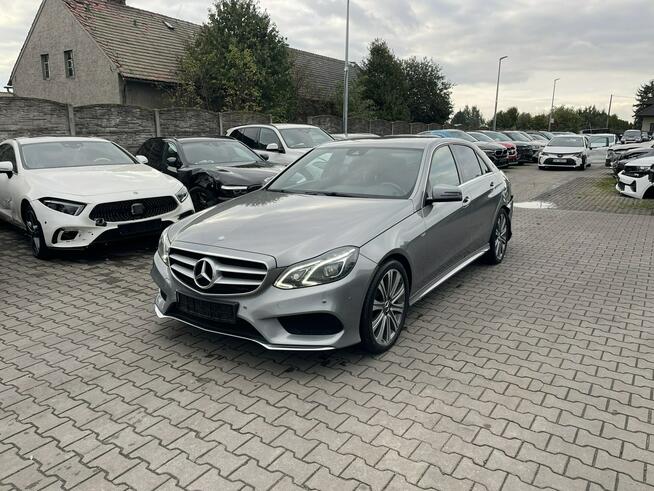 Mercedes E 250 AMG Line 4Matic Skóra Automat Kamera Podgrzewanie HAK