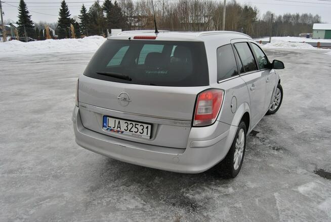 Opel Astra Zarejestrowany- ważne opłaty , klimatyzacja , gotowy do jazdy.