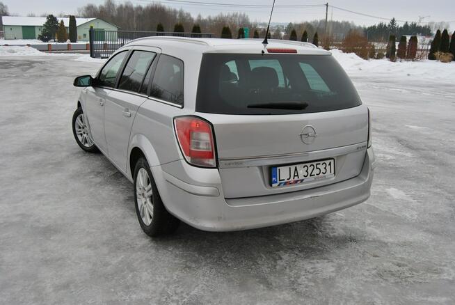 Opel Astra Zarejestrowany- ważne opłaty , klimatyzacja , gotowy do jazdy.