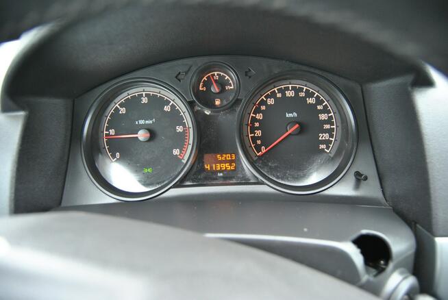 Opel Astra Zarejestrowany- ważne opłaty , klimatyzacja , gotowy do jazdy.