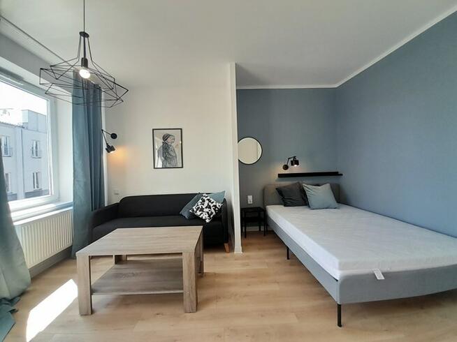 Wynajmę jasną kawalerkę z balkonem, Mariacka 12