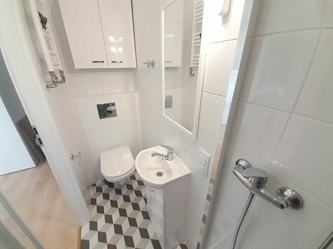 Wynajmę jasną kawalerkę z balkonem, Mariacka 12