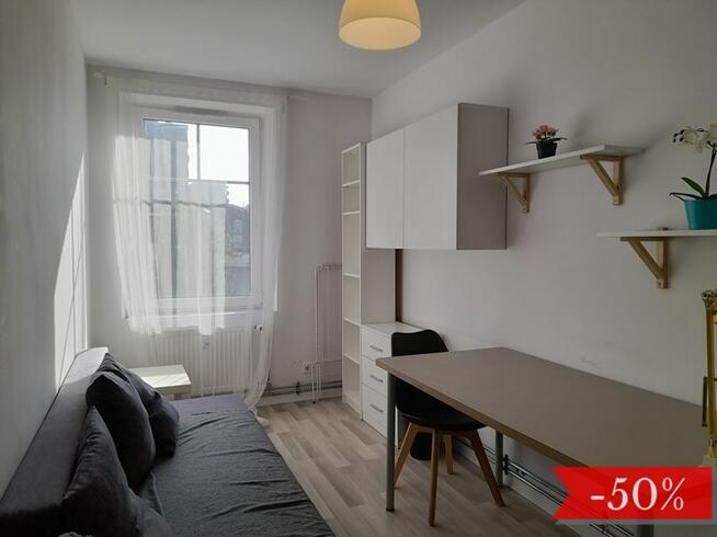 Jasny pokój z Internetem, Niedurnego 2