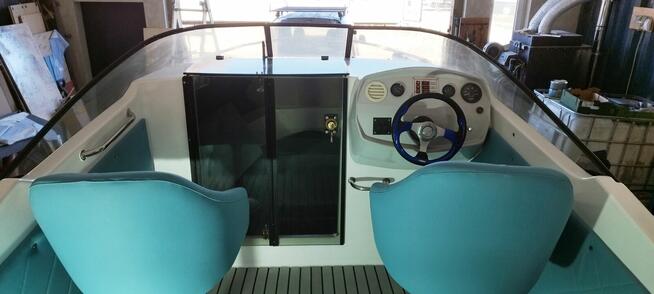 Łódź motorowa,,, UWAGA ! -15%,,,odrestaurowana z przyczepą.