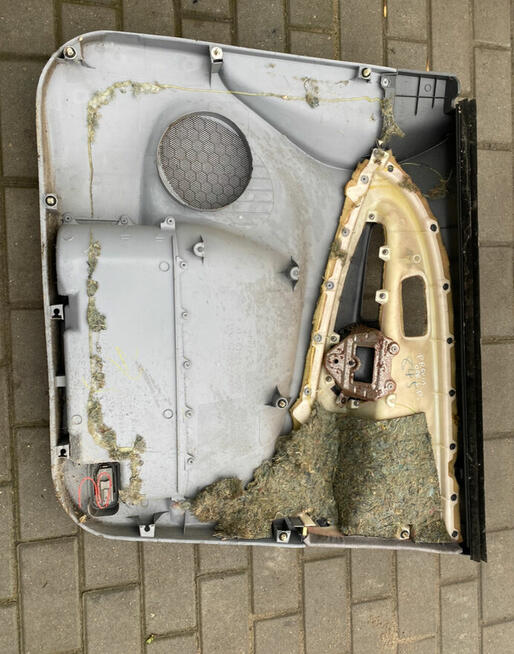 Boczki przednie Toyota Previa 2000 r