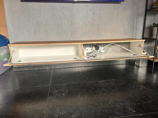 Szafka RTV, regał i stolik kawowy