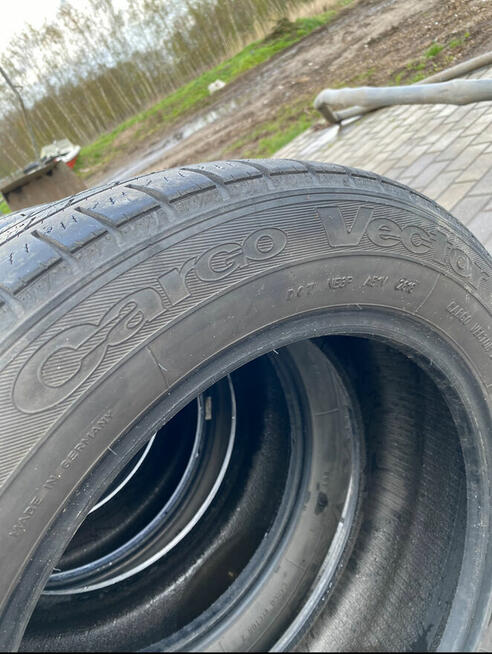 Opony wielosezonowe GOODYEAR 215/60 r17