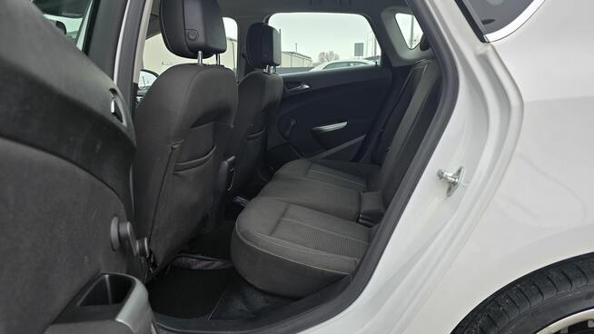 Opel Astra J 1,4 Turbo 140PS SPORT NAVI AUX Bluetooth Alu19