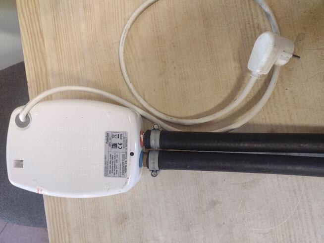 Elektryczny przepływowy podgrzewacz wody Kospel Twister 3,5