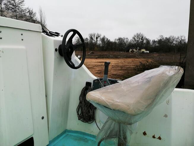 Jacht, łódź motorowa - kabinowa OMC, bez silnika z przyczepą