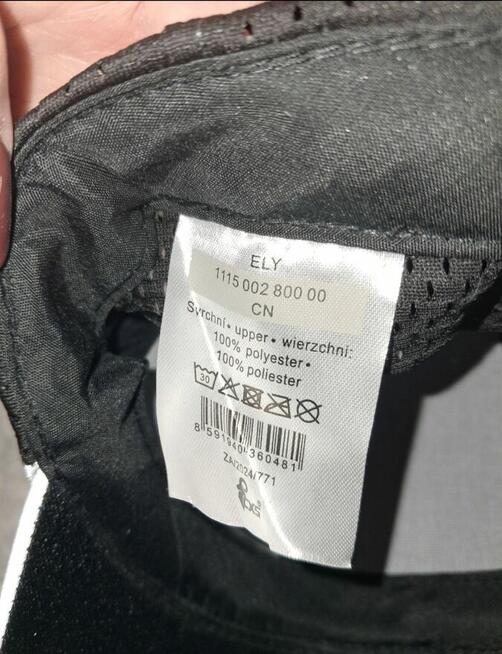 Czapki robocze z odblaskowym daszkiem