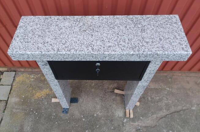 Ławka cmentarna granitowa ławka cmentarz granit ze skrzynką