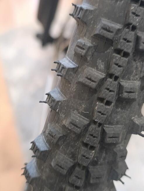 Rower damski UNIBIKE CROSSFIRE CZARNO-CZERWONY RAMA19,kola28