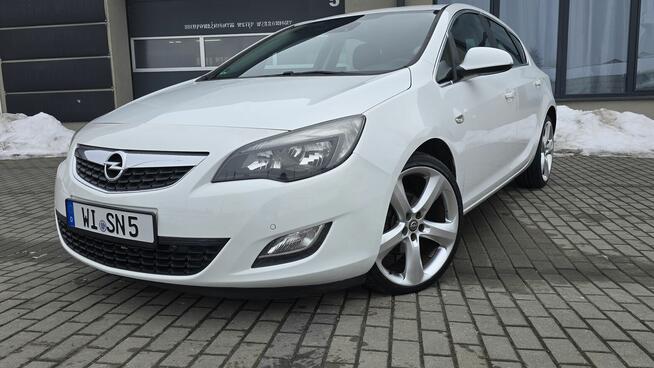 Opel Astra J 1,4 Turbo 140PS SPORT NAVI AUX Bluetooth Alu19