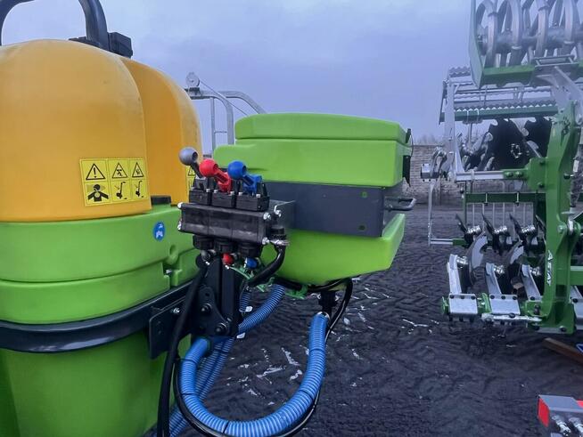 Opryskiwacz zawieszany