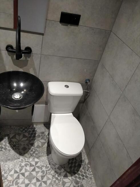 Odnowiona kawalerka.I piętro.Bdb lokalizacja.Bezczynszowa