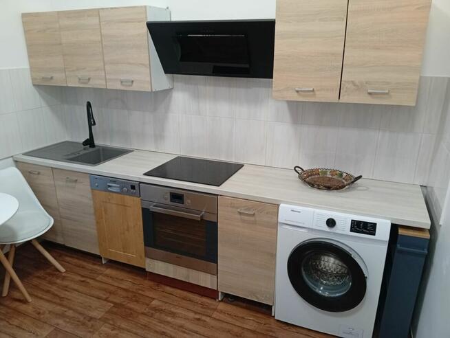 Wynajmę mieszkanie 2 pokojowe.Parter.Parking.Piwnica