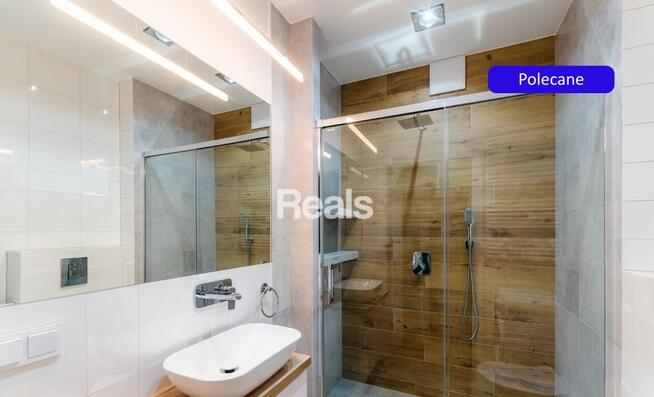 Z parkingiem i komórką