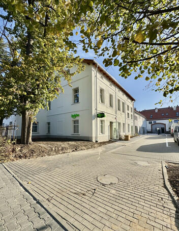 Piękny lokal/studio/mieszk.w folwarcznej zabudowie