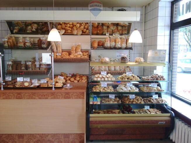 Kompleks handlowo-mieszkalny z częścią produkcyjną