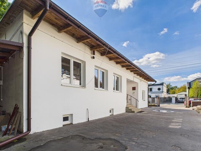 Wolnostojący budynek usługowy