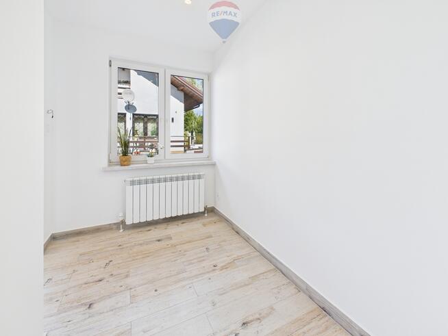 Wolnostojący budynek usługowy