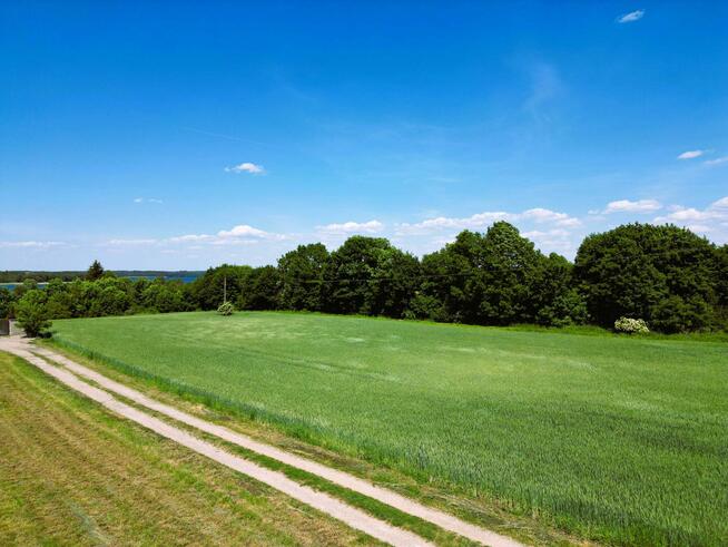 działka pomiędzy dwoma jeziorami