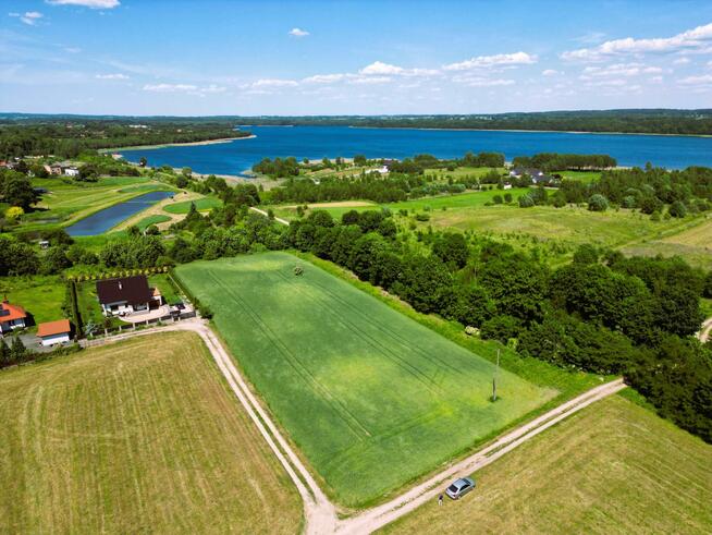 działka pomiędzy dwoma jeziorami