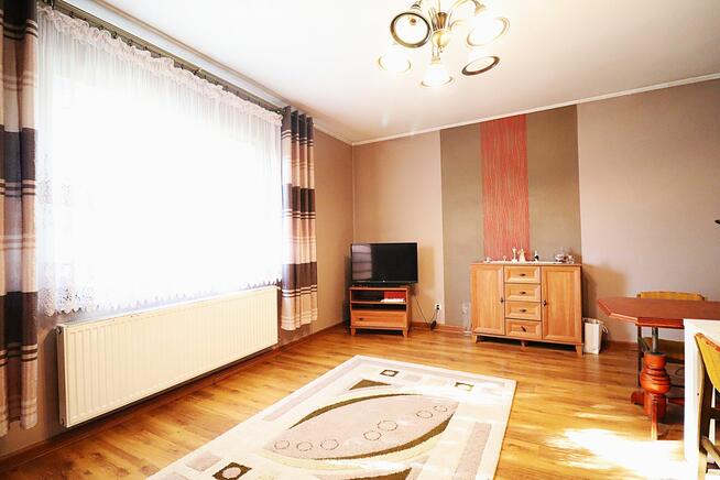 Dom z czerwonej cegły