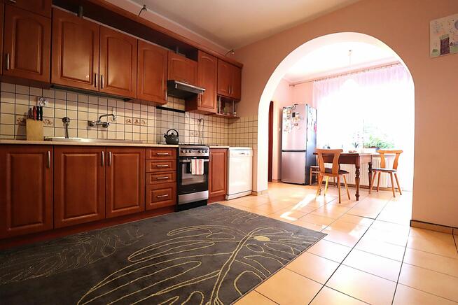 Dom z czerwonej cegły