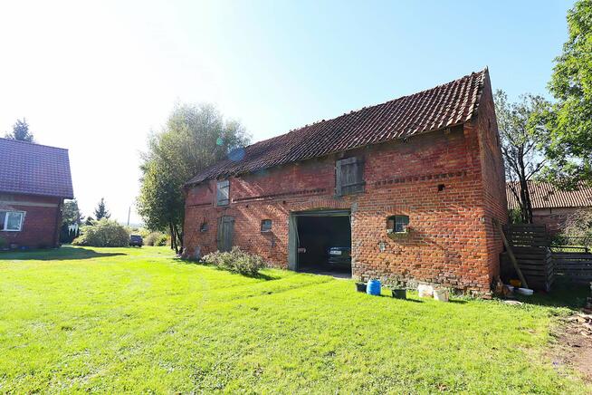 Dom z czerwonej cegły