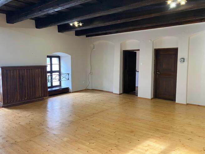 Narożna kamienica przy ul. Długiej 6