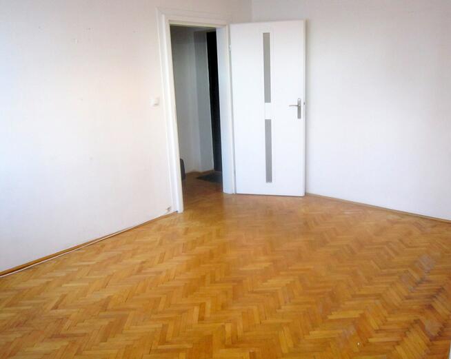 Kawalerka na inwestycje przy metrze !