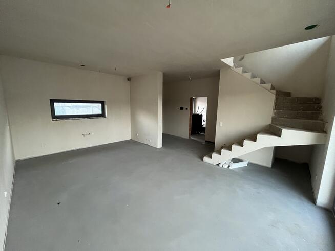 Dom do wykończenia pod firmę lub do zamieszkania