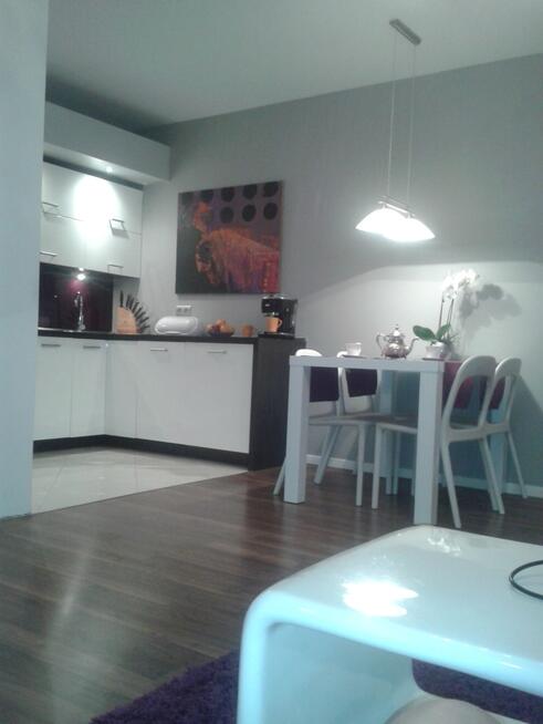 2 pokojowe, 52 m, wysoki standard, blisko metra.