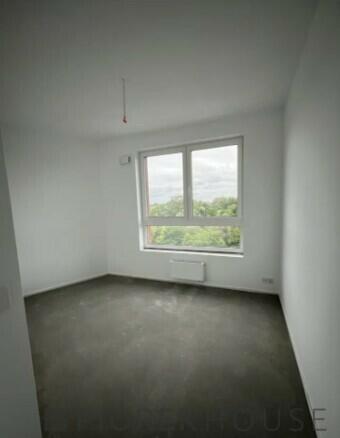 5-pokojowe mieszkanie na Bielanach