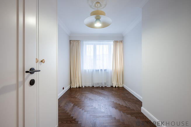 PIĘKNY, NOWY apartament w odnowionym budynku !