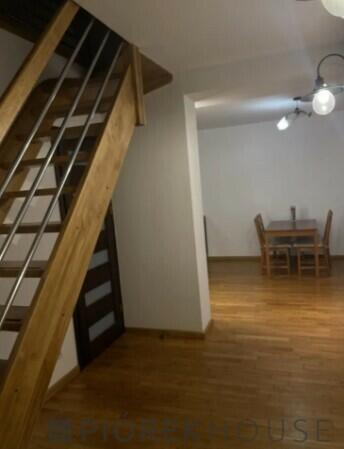 Dwupoziomowe mieszkanie na Ochocie