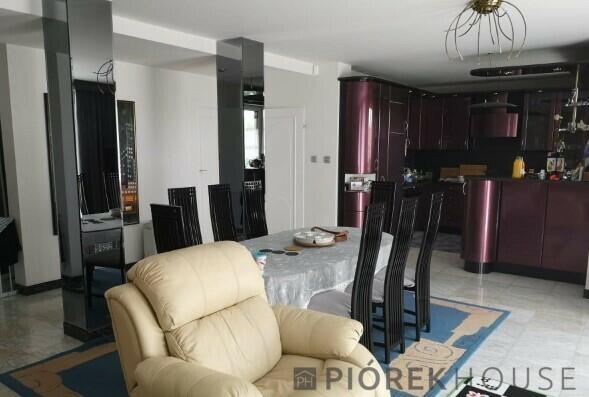 Dwupoziomowe mieszkanie na Woli