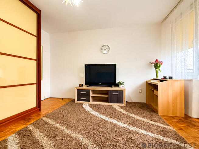 30m2 z balkonem | oddzielna kuchnia | Grochów