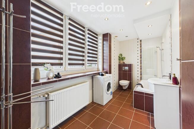 Dom z ogrodem i tarasem w spokojnej okolicy.