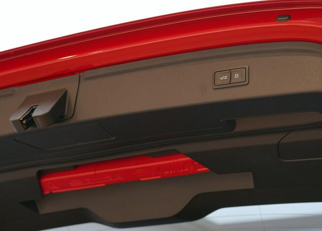 Audi A3 e-tron 204 KM Matrix VirtualPlus Ambiente Panorama TempomatACC