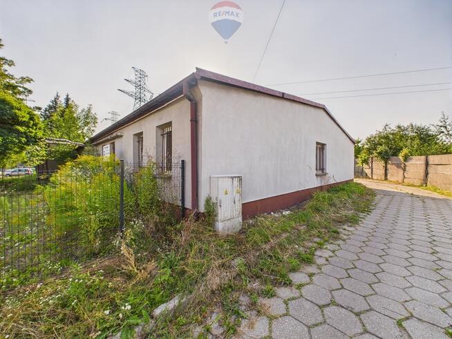 Działka inwestycyjna z budynkiem 1742 m²