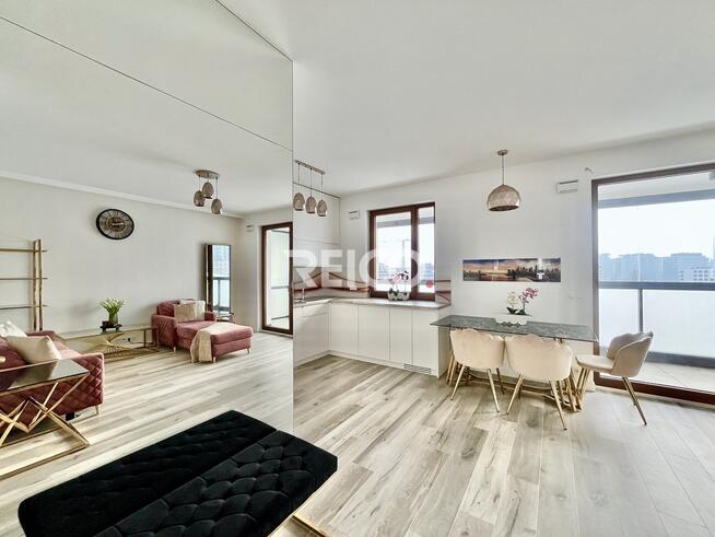 Do życia/ jako inwestycja w sercu nowoczesnej Woli