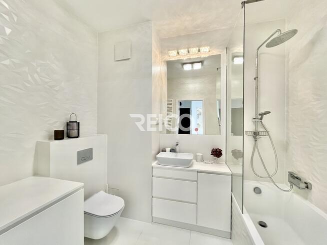 Do życia/ jako inwestycja w sercu nowoczesnej Woli