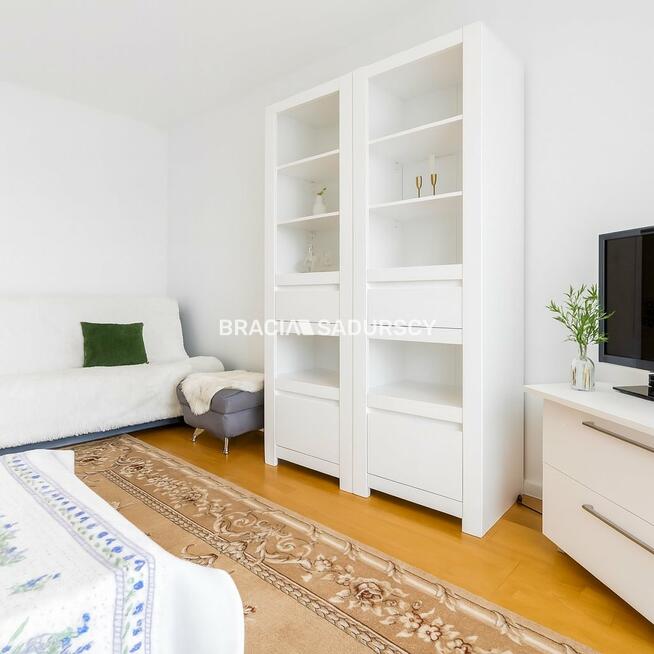 Mieszkanie Kraków Krowodrza, Gramatyka